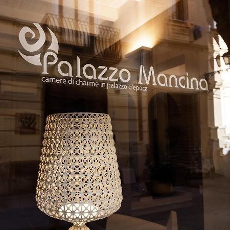 Palazzo Mancina Hotel Trapani Exterior photo
