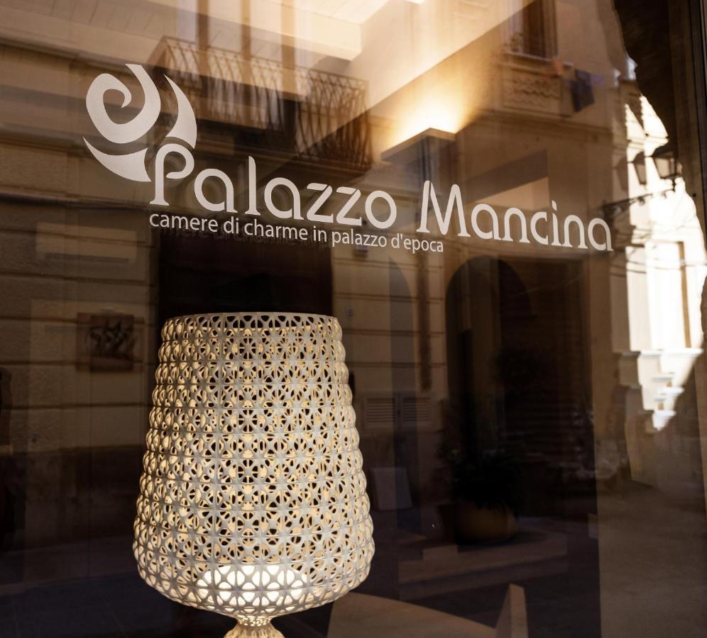 Palazzo Mancina Hotel Trapani Exterior photo