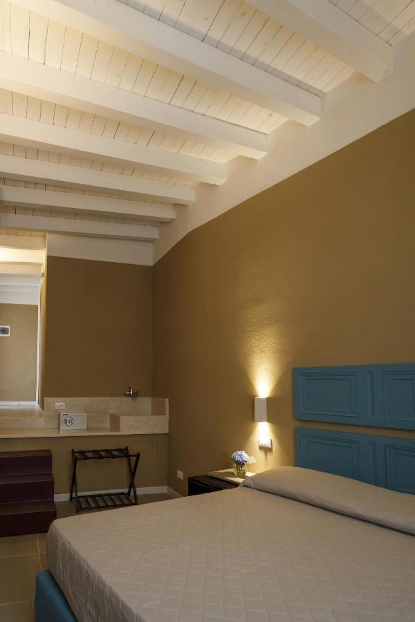 Palazzo Mancina Hotel Trapani Exterior photo